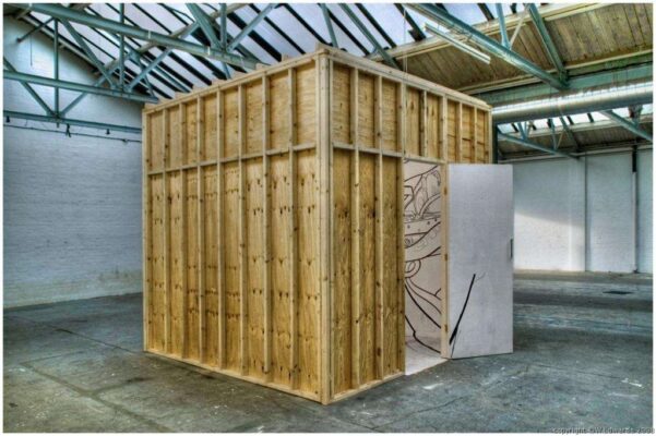 Photgraph of the experimental cube in the Jibbering Art Wild Building, Birmingham during the ’51 Degrees’ solo show by Chu, April 2009